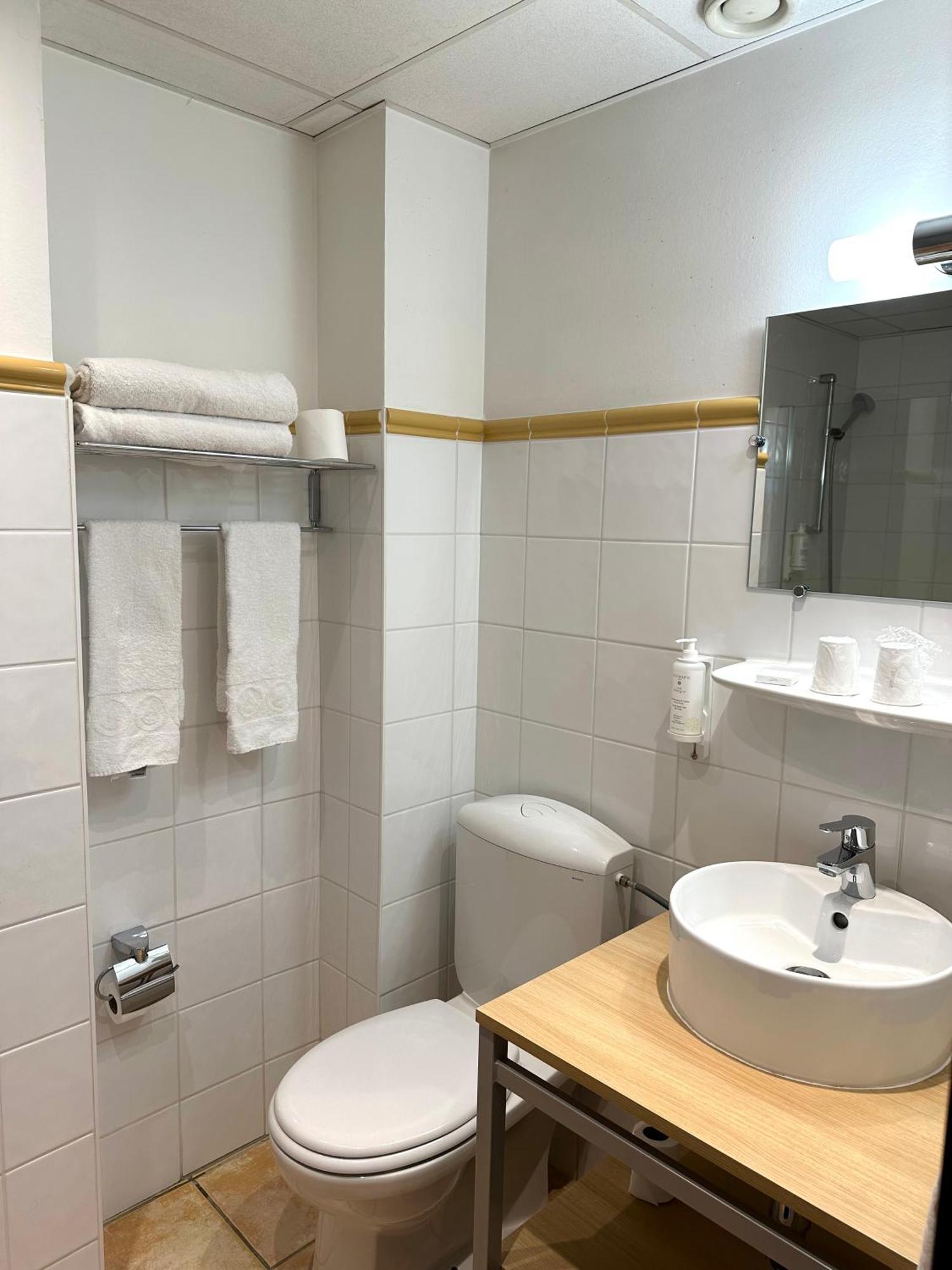 Hotel Du Centre Аннемас Номер фото